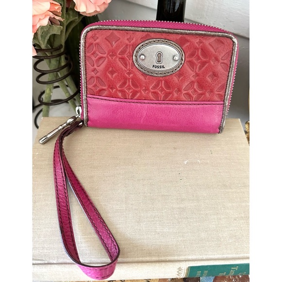 Fossil red full zip wallet - Picture 1 of 4